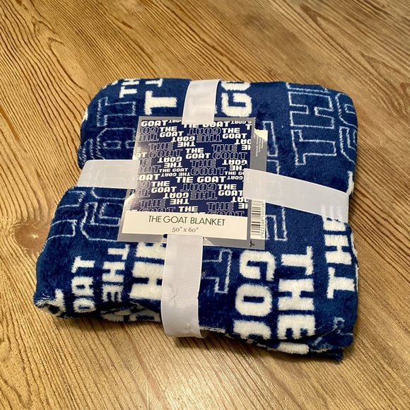 THE GOAT BLANKET 50” by 60” NOVELTY FLEECE BLANKET LIGHTWEIGHT THROW BLANKET - Picture 7 of 10